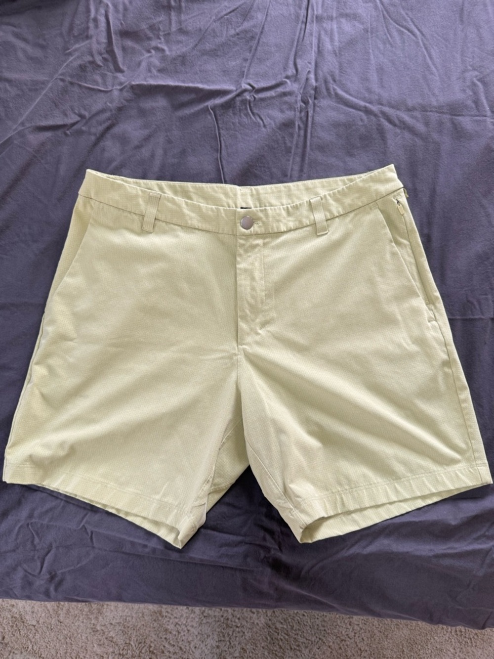 Lululemon Men's Shorts in Pale Lime - 7 inches